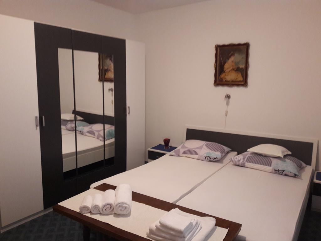 Rina Apartments Labin  Buitenkant foto