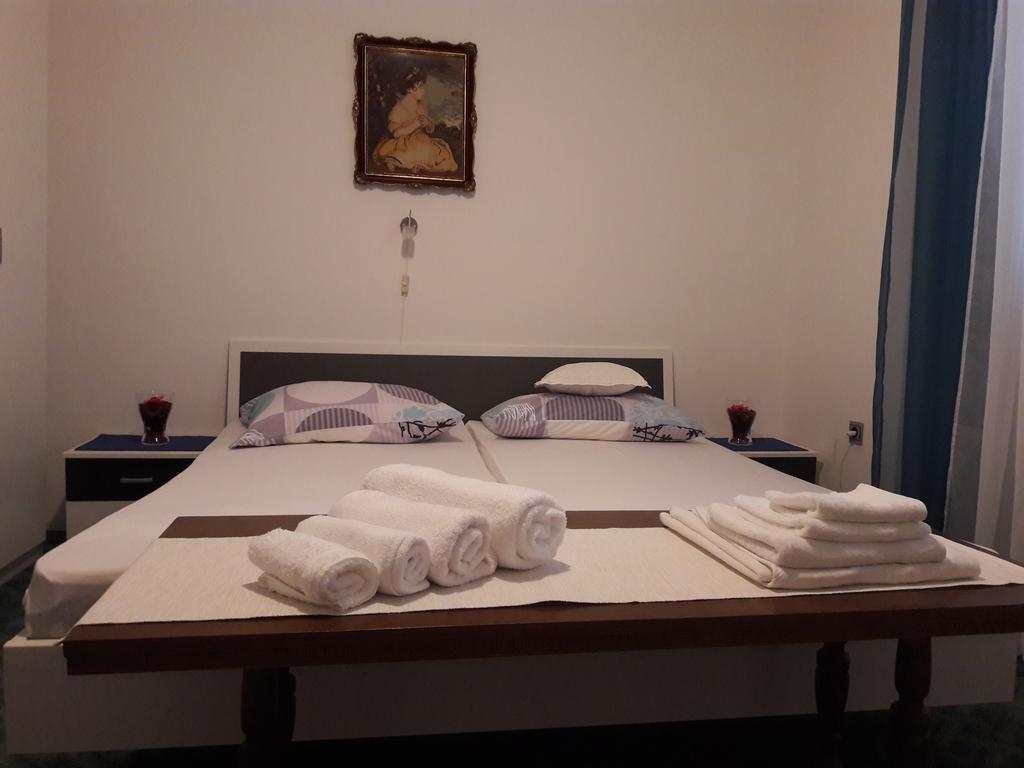 Rina Apartments Labin  Buitenkant foto